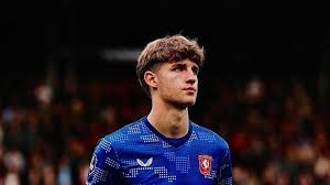 完美世界获机构继续增持 重点关注诛仙世界下月公测